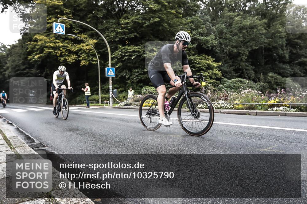 13.09.2026 - Stadtparktriathlon H.Heesch http://msf.ph/oto/10325790 13.09.2026 11:37:23 Radfahren 724, 761, 864, 906, 911 meine-sportfotos.de
