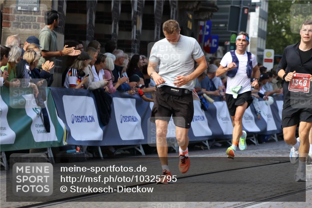 13.09.2026 - 21. swb-Marathon Bremen Strokosch-Dieckow http://msf.ph/oto/10325795 13.09.2026 13:11:37 Ziel 1349, 2087, 3440, 3448, 3484, 3647, 3899, 4429, 6274, 8474, 9291, 9618, 9762, 826, 4368, 4651, 5585, 6059, 6668, 8996, 9398, 13055 meine-sportfotos.de
