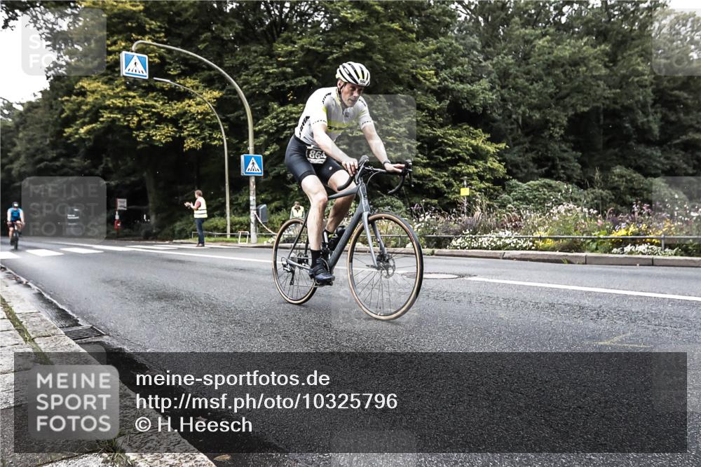 13.09.2026 - Stadtparktriathlon H.Heesch http://msf.ph/oto/10325796 13.09.2026 11:37:23 Radfahren 724, 761, 864, 906, 911 meine-sportfotos.de
