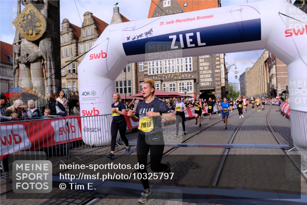 13.09.2026 - 21. swb-Marathon Bremen Tim E. http://msf.ph/oto/10325797 13.09.2026 11:01:05 Ziel 10093, 10263, 10306, 10367, 10368, 10753, 10857, 11055, 11162, 11180, 11247, 11343, 11359, 11475, 11556, 11687, 11708, 11728, 11797, 11804, 11819, 11838, 11959, 12006, 12116, 12397, 12428, 12430 meine-sportfotos.de