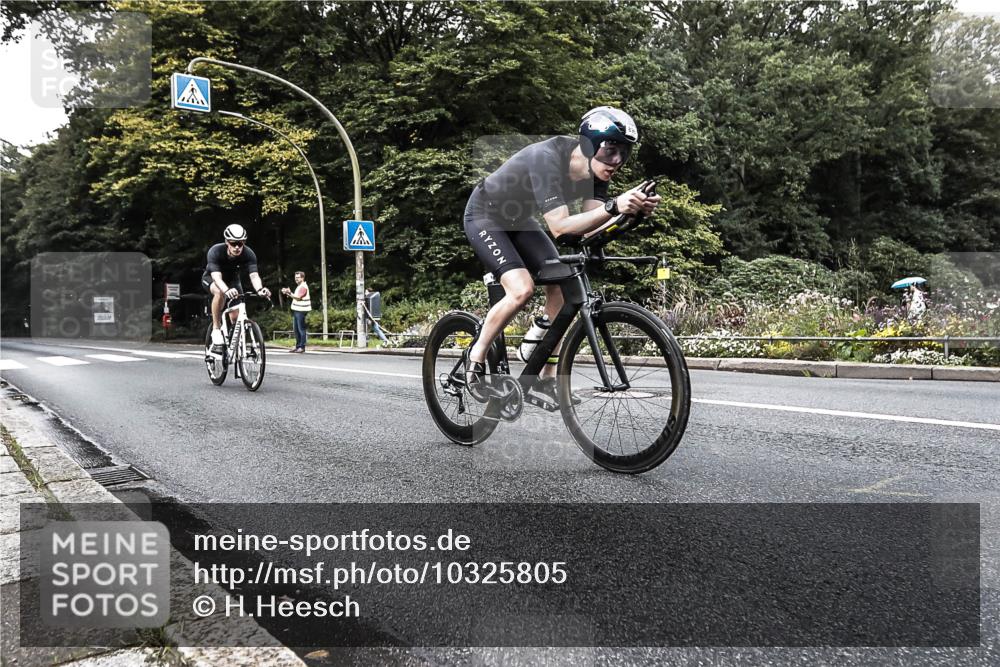 13.09.2026 - Stadtparktriathlon H.Heesch http://msf.ph/oto/10325805 13.09.2026 11:37:27 Radfahren 724, 836, 896 meine-sportfotos.de