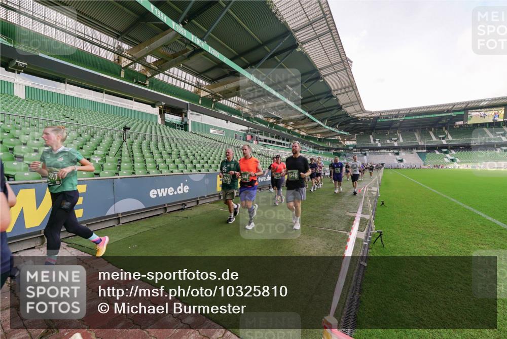 13.09.2026 - 21. swb-Marathon Bremen Michael Burmester http://msf.ph/oto/10325810 13.09.2026 13:29:32 Laufen im Stadion 171, 220, 297, 405, 422, 476, 685, 729, 754, 767, 986, 1079, 1217, 1220, 1242, 1270, 1298, 1325, 1384, 1615, 1633, 1634, 1741, 1777, 1810, 1811, 1886, 1983, 2238, 2263, 2326, 2365, 2436, 2449, 2472, 2546, 2574, 2593, 2615, 2738, 2740, 2743, 2830, 2862, 2868, 2924, 2991, 3020, 3053, 3061, 3129, 3154, 3227, 3238, 3274, 3286, 3321, 3361, 3563, 3589, 3594, 3595, 3605, 3678, 3694, 3755, 3758, 3798, 3826, 3853, 3898, 3929, 3953, 3965, 3971, 3987, 4011, 4056, 4108, 4238 meine-sportfotos.de