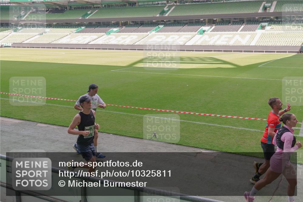 13.09.2026 - 21. swb-Marathon Bremen Michael Burmester http://msf.ph/oto/10325811 13.09.2026 12:55:15 Laufen im Stadion 161, 189, 201, 205, 385, 388, 411, 461, 465, 472, 481, 495, 655, 666, 816, 827, 854, 913, 1053, 1058, 1076, 1197, 1390, 1419, 1468, 1537, 1551, 1599, 1631, 1645, 1658, 1750, 2055, 2122, 2125, 2234, 2251, 2260, 2319, 2383, 2390, 2474, 2499, 2604, 2623, 2701, 2733, 2801, 2824, 2870, 2882, 2913, 2922, 2962, 2971, 3012, 3054, 3057, 3134, 3175, 3192, 3206, 3241, 3246, 3346, 3356, 3357, 3413, 3508, 3706, 3716, 3836, 4135, 4137, 4413, 4479, 4733, 5277, 5430, 5530, 5695, 5867, 6106 meine-sportfotos.de