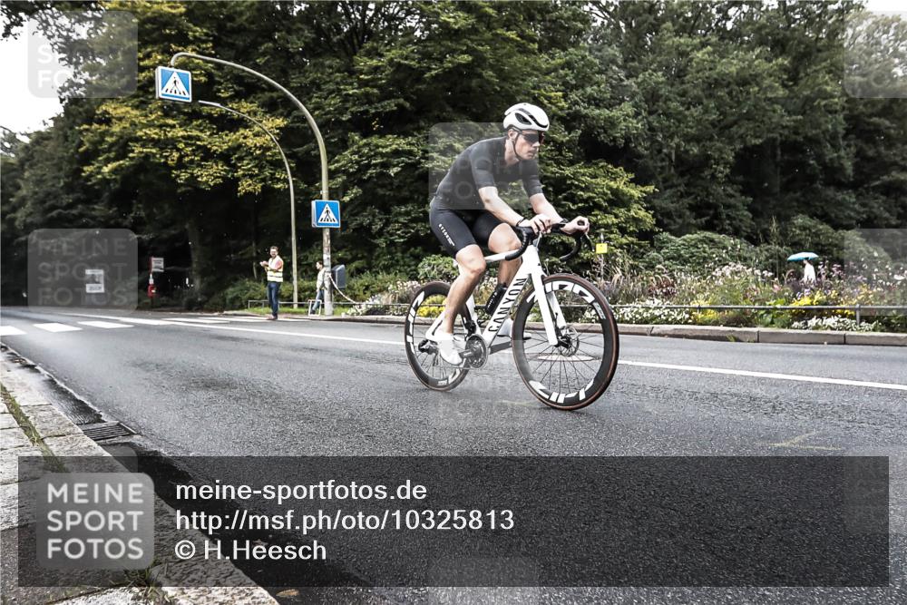 13.09.2026 - Stadtparktriathlon H.Heesch http://msf.ph/oto/10325813 13.09.2026 11:37:28 Radfahren 724, 836, 896 meine-sportfotos.de