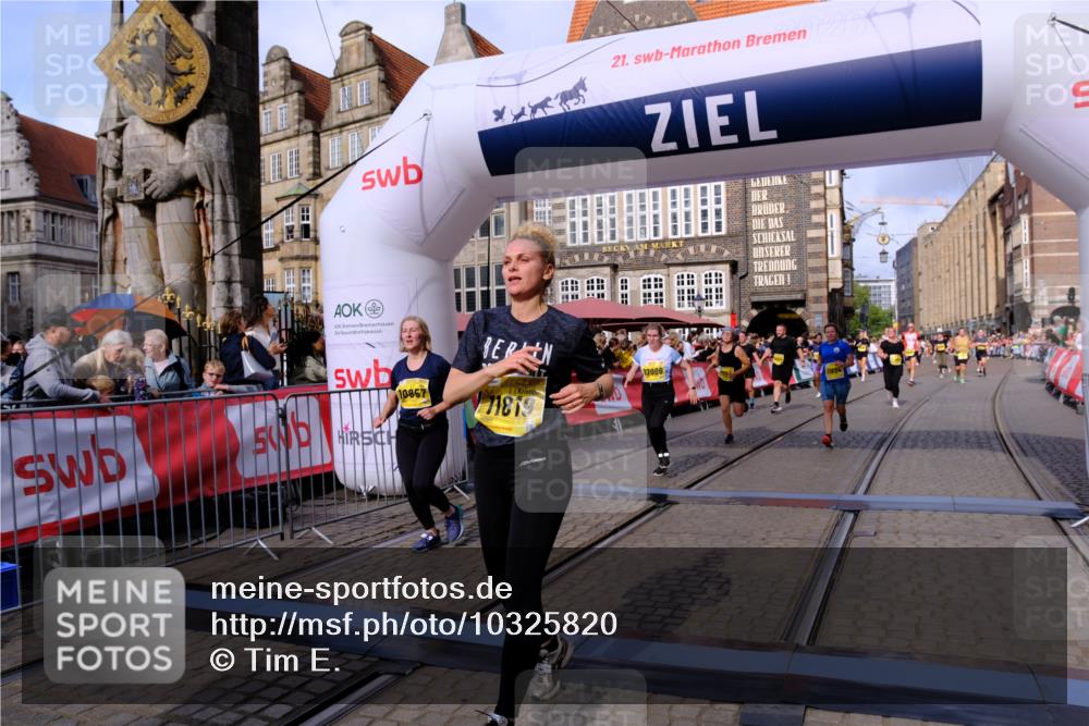 13.09.2026 - 21. swb-Marathon Bremen Tim E. http://msf.ph/oto/10325820 13.09.2026 11:01:05 Ziel 10093, 10263, 10306, 10367, 10368, 10753, 10857, 11055, 11162, 11180, 11247, 11343, 11359, 11475, 11556, 11687, 11708, 11728, 11797, 11804, 11819, 11838, 11959, 12006, 12116, 12397, 12428, 12430 meine-sportfotos.de