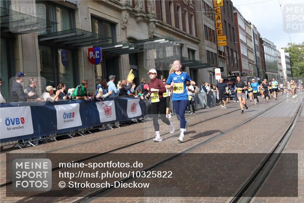 13.09.2026 - 21. swb-Marathon Bremen Strokosch-Dieckow http://msf.ph/oto/10325822 13.09.2026 11:00:52 Ziel 10093, 10428, 10639, 10753, 10892, 10964, 10965, 11049, 11116, 11260, 11306, 11428, 11540, 11681, 11682, 11728, 11751, 11813, 11816, 11850, 12085, 12116, 12241, 12245, 12283, 12390, 12391, 10093, 10263, 10272, 10275, 10306, 10367, 10368, 10369, 10753, 10857, 11055, 11162, 11180, 11247, 11343, 11359, 11475, 11556, 11687, 11708, 11728, 11769, 11797, 11804, 11819, 11838, 11959, 12006, 12116, 12397, 12428, 12430 meine-sportfotos.de