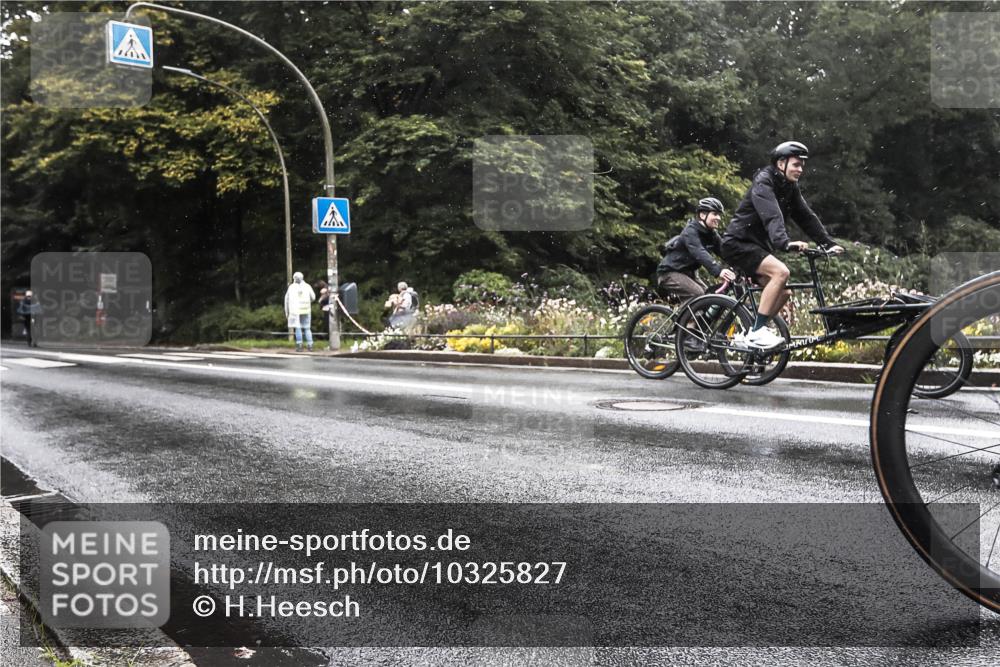 13.09.2026 - Stadtparktriathlon H.Heesch http://msf.ph/oto/10325827 13.09.2026 12:49:24 Radfahren 1145, 1151 meine-sportfotos.de