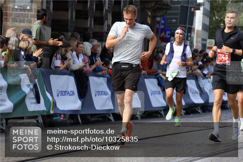 13.09.2026 - 21. swb-Marathon Bremen Strokosch-Dieckow http://msf.ph/oto/10325835 13.09.2026 13:11:38 Ziel 1349, 2087, 3440, 3448, 3484, 3899, 4429, 6274, 8474, 9291, 9618, 9762, 826, 4368, 4651, 5521, 5585, 6059, 6668, 8996, 9398, 13055 meine-sportfotos.de