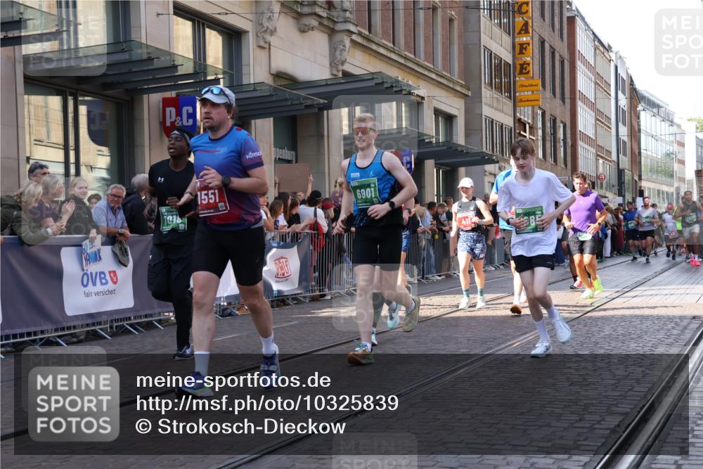 13.09.2026 - 21. swb-Marathon Bremen Strokosch-Dieckow http://msf.ph/oto/10325839 13.09.2026 13:20:02 Ziel 201, 232, 334, 655, 1058, 1197, 1537, 1646, 1750, 1931, 2122, 2493, 2577, 2885, 2903, 2953, 3685, 3690, 4351, 4358, 5137, 5450, 5493, 5583, 6496, 6901, 7018, 7341, 7664, 8178, 9047, 9518, 9721, 9756, 13222, 161, 205, 411, 431, 461, 495, 511, 1053, 1252, 1281, 1390, 1551, 1642, 1972, 2343, 2807, 2870, 2906, 3240, 3319, 3411, 3966, 4101, 4287, 4479, 4480, 5340, 5389, 5813, 5837, 6663, 7404, 7488, 7531, 7655, 8263, 9082, 9359, 9984, 13192 meine-sportfotos.de