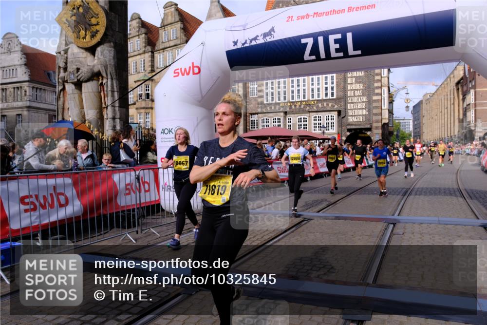 13.09.2026 - 21. swb-Marathon Bremen Tim E. http://msf.ph/oto/10325845 13.09.2026 11:01:06 Ziel 10093, 10263, 10306, 10367, 10368, 10753, 10857, 11055, 11162, 11247, 11343, 11359, 11475, 11540, 11556, 11687, 11728, 11797, 11804, 11819, 11838, 11959, 12006, 12116, 12397, 12428, 12430 meine-sportfotos.de
