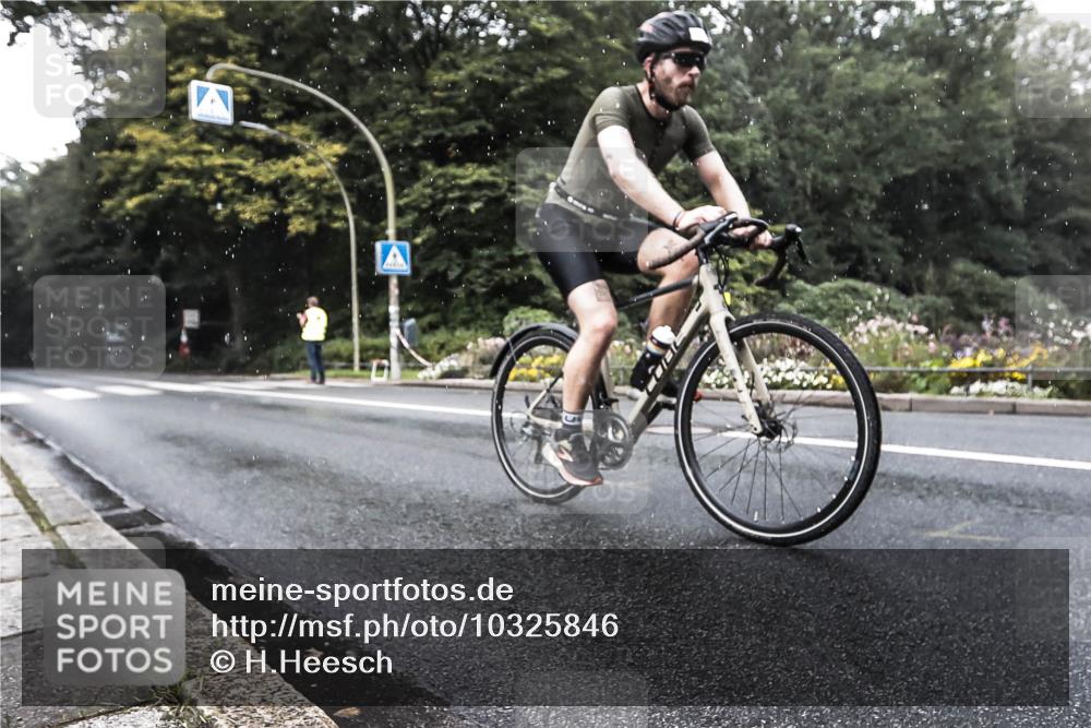 13.09.2026 - Stadtparktriathlon H.Heesch http://msf.ph/oto/10325846 13.09.2026 11:38:02 Radfahren 596 meine-sportfotos.de