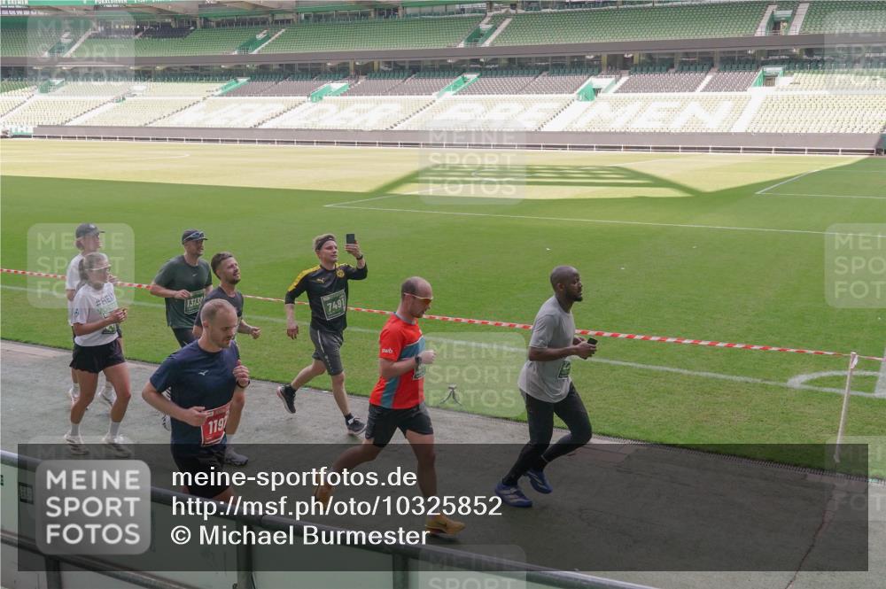 13.09.2026 - 21. swb-Marathon Bremen Michael Burmester http://msf.ph/oto/10325852 13.09.2026 12:55:17 Laufen im Stadion 161, 189, 201, 205, 385, 388, 411, 461, 465, 472, 481, 495, 655, 666, 816, 827, 854, 913, 1053, 1058, 1076, 1197, 1390, 1419, 1468, 1537, 1551, 1599, 1631, 1645, 1658, 1750, 2122, 2125, 2234, 2251, 2260, 2319, 2383, 2390, 2474, 2499, 2604, 2701, 2733, 2801, 2824, 2870, 2882, 2913, 2922, 2962, 2971, 3012, 3054, 3057, 3134, 3175, 3192, 3206, 3241, 3246, 3346, 3356, 3357, 3411, 3413, 3508, 3706, 3716, 3836, 4135, 4137, 4413, 4479, 4733, 5277, 5430, 5530, 5695, 5867, 6106 meine-sportfotos.de