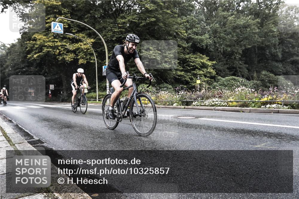 13.09.2026 - Stadtparktriathlon H.Heesch http://msf.ph/oto/10325857 13.09.2026 11:38:13 Radfahren 839, 871, 877, 882, 946 meine-sportfotos.de