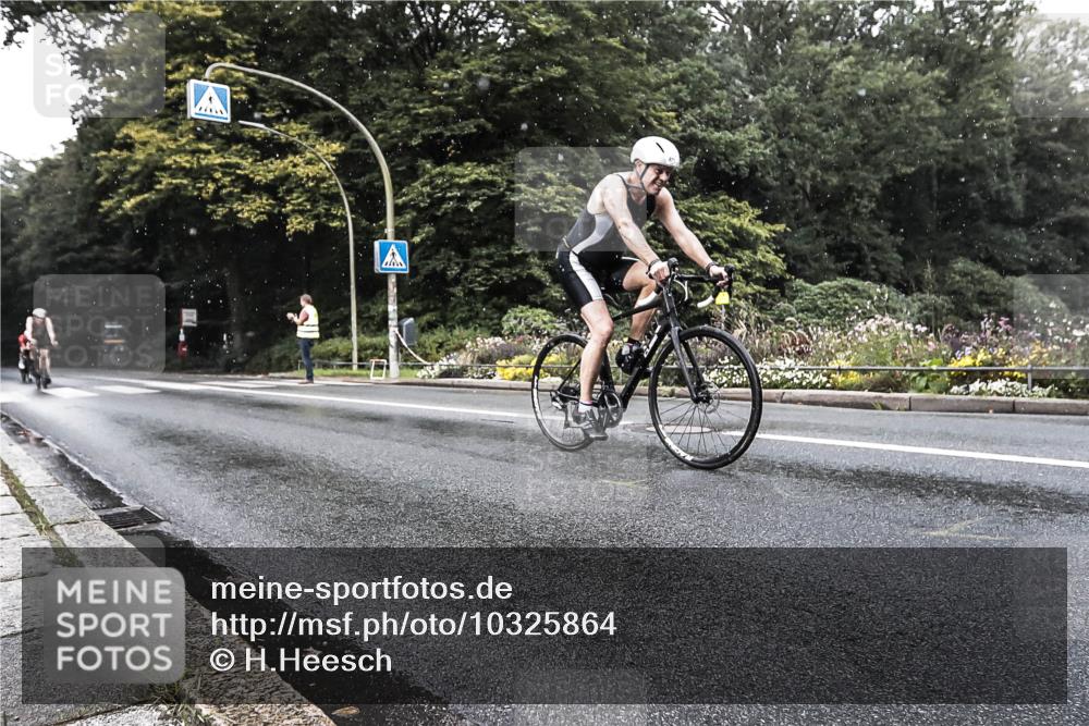 13.09.2026 - Stadtparktriathlon H.Heesch http://msf.ph/oto/10325864 13.09.2026 11:38:14 Radfahren 839, 871, 877, 882, 946 meine-sportfotos.de