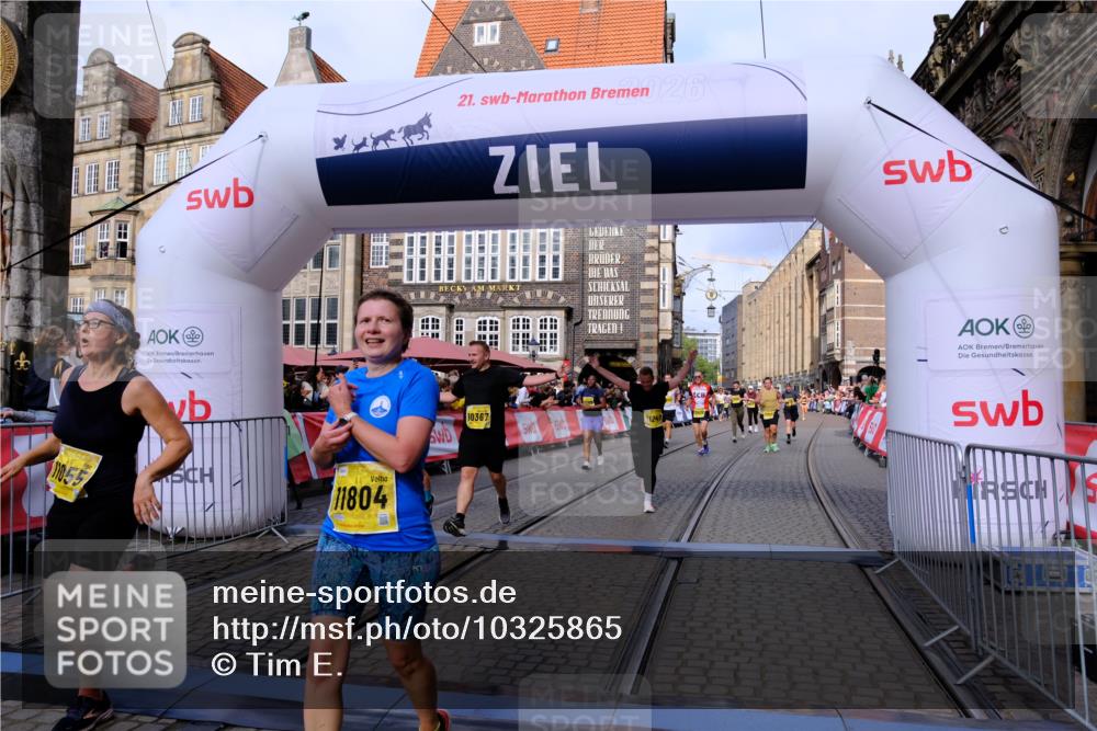 13.09.2026 - 21. swb-Marathon Bremen Tim E. http://msf.ph/oto/10325865 13.09.2026 11:01:08 Ziel 10093, 10263, 10306, 10367, 10368, 10753, 10857, 11055, 11162, 11247, 11343, 11359, 11475, 11540, 11556, 11728, 11797, 11804, 11819, 11959, 12006, 12116, 12397, 12428, 12430 meine-sportfotos.de