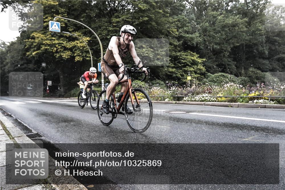 13.09.2026 - Stadtparktriathlon H.Heesch http://msf.ph/oto/10325869 13.09.2026 11:38:16 Radfahren 871, 877, 882, 946 meine-sportfotos.de