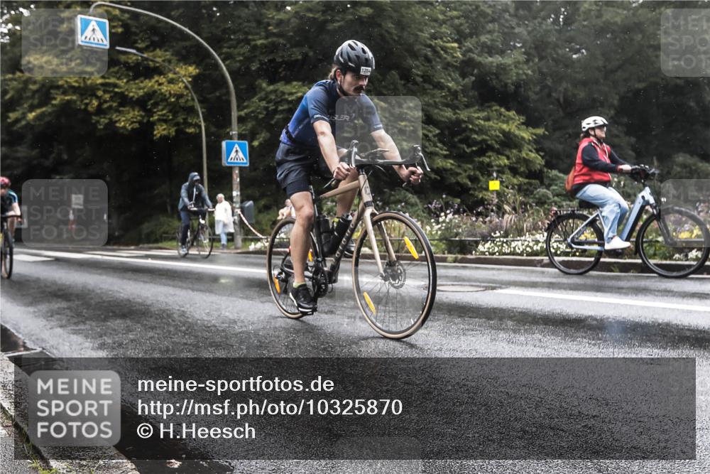 13.09.2026 - Stadtparktriathlon H.Heesch http://msf.ph/oto/10325870 13.09.2026 12:49:38 Radfahren 1086, 1147, 1244, 1284 meine-sportfotos.de