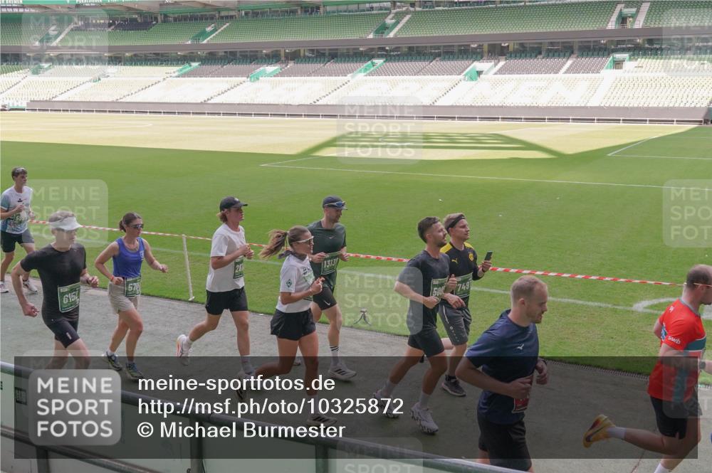 13.09.2026 - 21. swb-Marathon Bremen Michael Burmester http://msf.ph/oto/10325872 13.09.2026 12:55:18 Laufen im Stadion 161, 189, 201, 205, 385, 388, 411, 461, 465, 472, 481, 495, 655, 666, 816, 827, 854, 913, 1053, 1058, 1076, 1197, 1390, 1419, 1468, 1537, 1551, 1599, 1631, 1645, 1658, 1750, 2122, 2125, 2234, 2251, 2260, 2319, 2383, 2390, 2474, 2499, 2604, 2701, 2733, 2801, 2824, 2870, 2882, 2913, 2922, 2962, 2971, 3012, 3054, 3057, 3134, 3175, 3192, 3206, 3241, 3246, 3346, 3356, 3357, 3411, 3413, 3508, 3706, 3716, 3836, 4135, 4137, 4413, 4479, 4733, 5277, 5430, 5530, 5695, 5867, 6106 meine-sportfotos.de