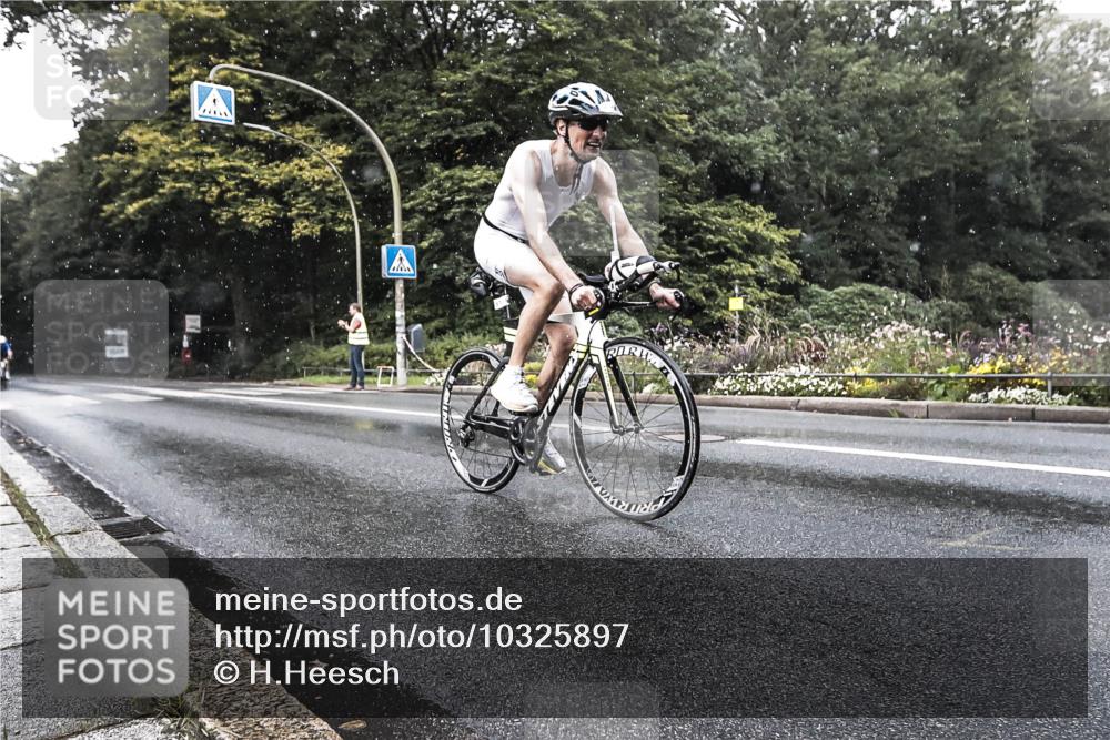 13.09.2026 - Stadtparktriathlon H.Heesch http://msf.ph/oto/10325897 13.09.2026 11:38:27 Radfahren 589, 874, 945 meine-sportfotos.de
