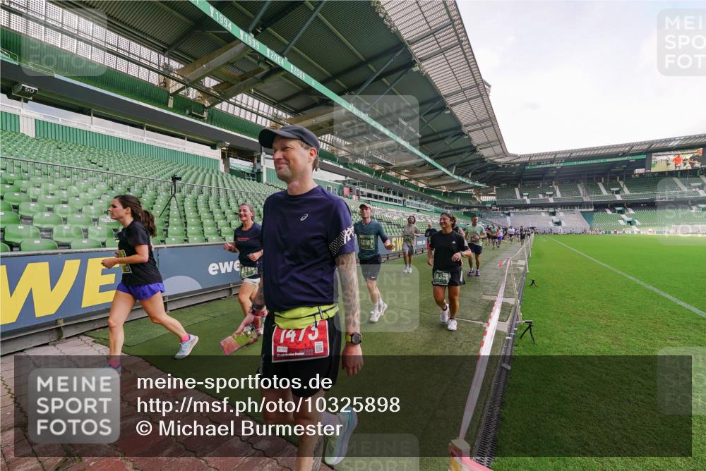 13.09.2026 - 21. swb-Marathon Bremen Michael Burmester http://msf.ph/oto/10325898 13.09.2026 13:29:41 Laufen im Stadion 171, 220, 297, 405, 422, 476, 685, 729, 754, 767, 986, 1079, 1217, 1242, 1270, 1298, 1325, 1384, 1615, 1633, 1634, 1741, 1777, 1810, 1811, 1886, 1983, 2238, 2249, 2263, 2326, 2365, 2436, 2449, 2472, 2546, 2574, 2593, 2615, 2738, 2740, 2743, 2830, 2862, 2868, 2869, 2871, 2924, 2991, 3020, 3053, 3061, 3129, 3154, 3227, 3238, 3274, 3286, 3321, 3361, 3563, 3589, 3594, 3595, 3605, 3678, 3694, 3755, 3758, 3798, 3826, 3853, 3898, 3929, 3953, 3965, 3971, 3987, 4011, 4056, 4108, 4238 meine-sportfotos.de