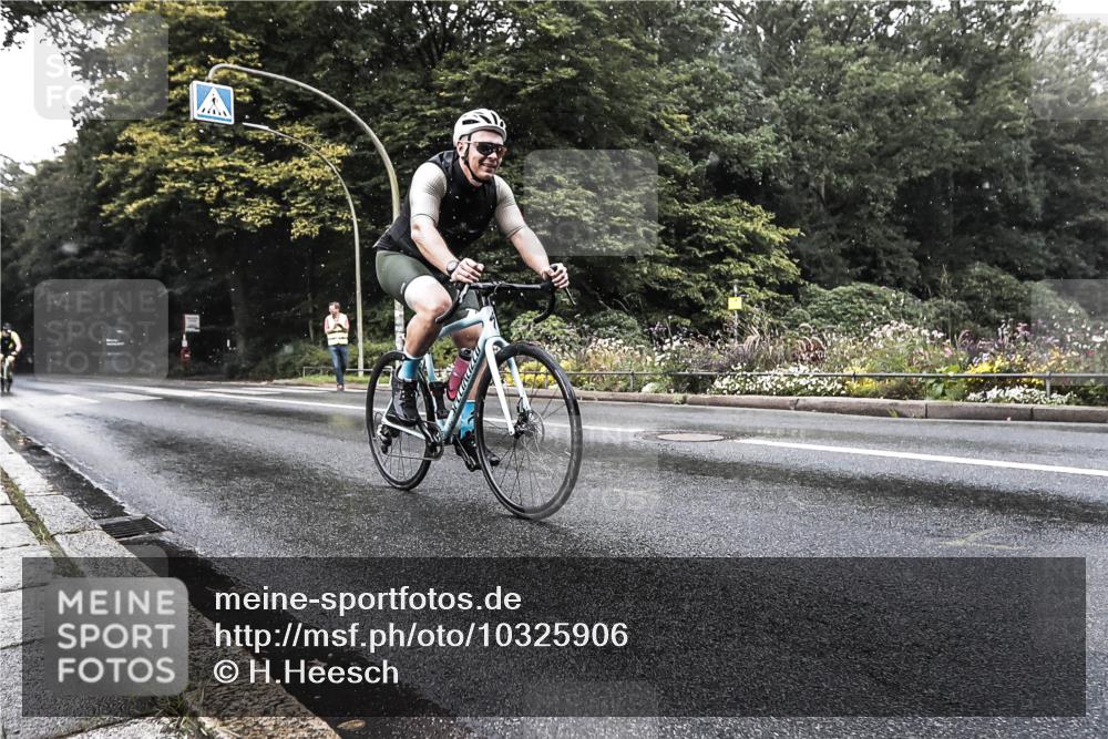 13.09.2026 - Stadtparktriathlon H.Heesch http://msf.ph/oto/10325906 13.09.2026 11:38:33 Radfahren 866, 933, 945 meine-sportfotos.de