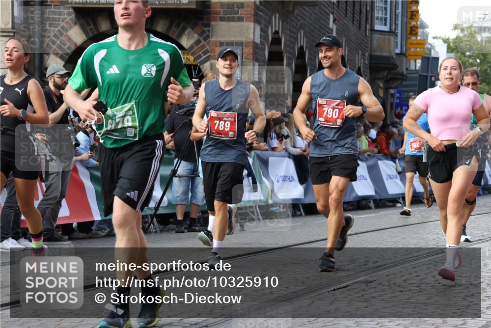 13.09.2026 - 21. swb-Marathon Bremen Strokosch-Dieckow http://msf.ph/oto/10325910 13.09.2026 13:24:57 Ziel 282, 789, 790, 1516, 1582, 2280, 3375, 3524, 3994, 4198, 4277, 5328, 5572, 5664, 5668, 5669, 5953, 6080, 6626, 7568, 8310, 8636, 8784, 8881, 9264, 9541, 9676, 10069, 10071, 10097, 1080, 1166, 1264, 1436, 1448, 2322, 3105, 4091, 4113, 4507, 4918, 6943, 8245, 9073, 9152, 9360, 9493, 13088 meine-sportfotos.de