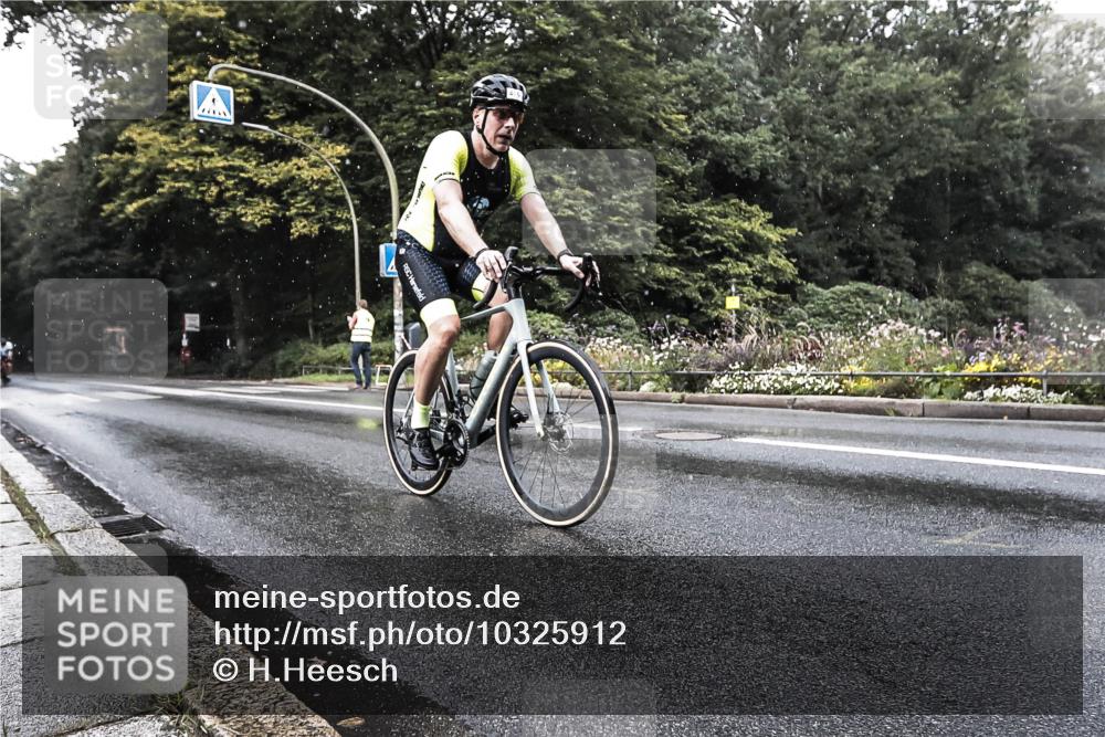 13.09.2026 - Stadtparktriathlon H.Heesch http://msf.ph/oto/10325912 13.09.2026 11:38:36 Radfahren 866, 933, 939 meine-sportfotos.de