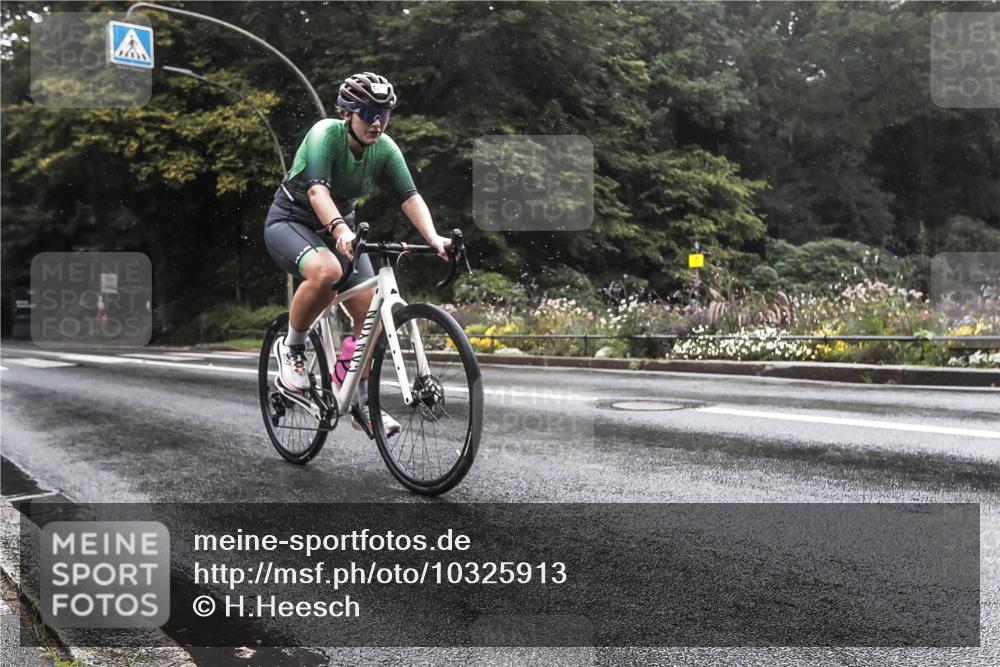 13.09.2026 - Stadtparktriathlon H.Heesch http://msf.ph/oto/10325913 13.09.2026 12:49:47 Radfahren 1281 meine-sportfotos.de