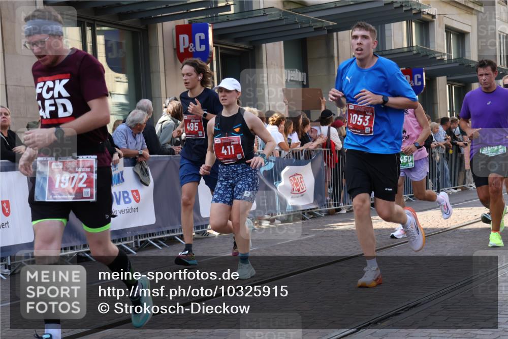13.09.2026 - 21. swb-Marathon Bremen Strokosch-Dieckow http://msf.ph/oto/10325915 13.09.2026 13:20:04 Ziel 201, 232, 334, 655, 1197, 1528, 1646, 1750, 1931, 2122, 2493, 2577, 2885, 2953, 3685, 3813, 4351, 4358, 5137, 5450, 5493, 5583, 6495, 6496, 6901, 7018, 7341, 7664, 8178, 9047, 9518, 9721, 9756, 9949, 13222, 205, 411, 431, 495, 511, 1053, 1058, 1252, 1390, 1537, 1551, 1931, 1972, 2343, 2807, 2870, 2903, 2906, 3240, 3319, 3411, 3690, 3966, 4101, 4287, 4479, 4480, 5340, 5389, 5813, 5837, 6663, 7341, 7404, 7488, 7531, 7655, 8263, 9082, 9359, 13192 meine-sportfotos.de