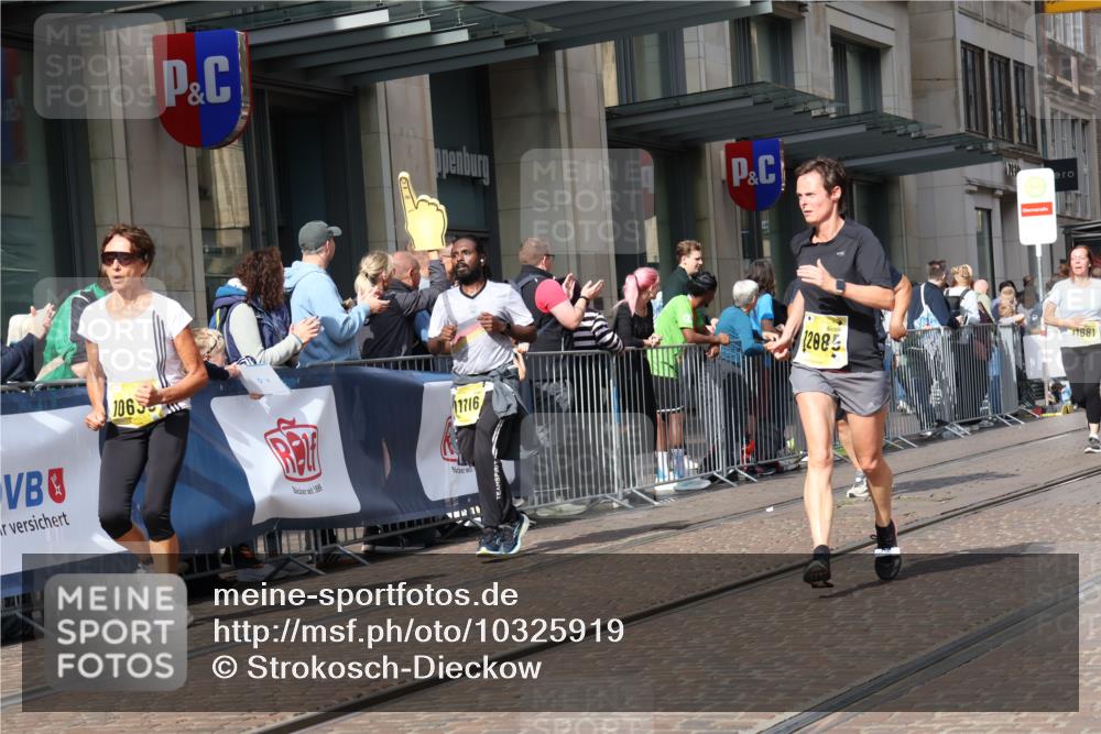 13.09.2026 - 21. swb-Marathon Bremen Strokosch-Dieckow http://msf.ph/oto/10325919 13.09.2026 11:00:55 Ziel 10428, 10639, 10647, 10648, 10678, 10892, 10964, 10965, 11049, 11116, 11260, 11306, 11428, 11681, 11682, 11751, 11796, 11813, 11816, 11850, 11969, 11970, 12062, 12085, 12241, 12245, 12283, 12390, 12391, 10093, 10263, 10272, 10275, 10306, 10367, 10368, 10753, 10857, 11055, 11162, 11180, 11247, 11343, 11359, 11475, 11540, 11556, 11687, 11708, 11728, 11797, 11804, 11819, 11838, 11959, 12006, 12116, 12397, 12428, 12430 meine-sportfotos.de