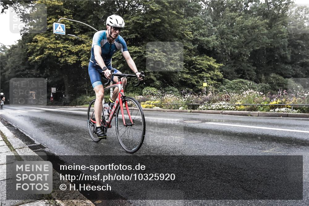 13.09.2026 - Stadtparktriathlon H.Heesch http://msf.ph/oto/10325920 13.09.2026 11:38:40 Radfahren 907, 939 meine-sportfotos.de