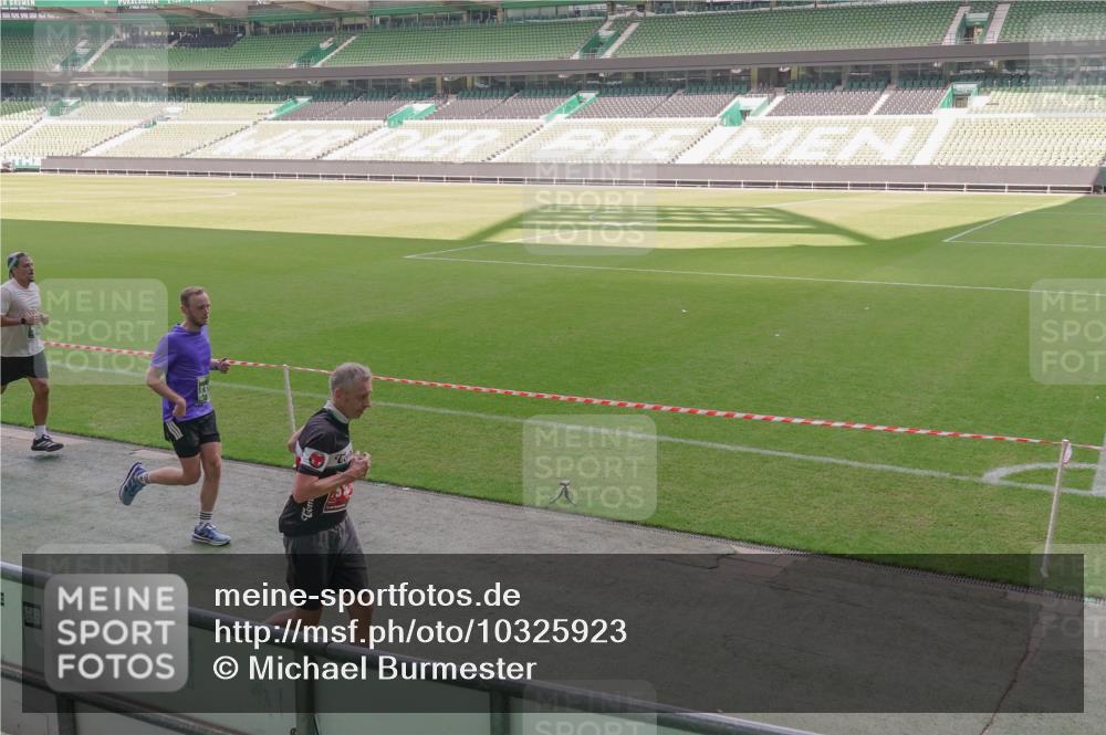 13.09.2026 - 21. swb-Marathon Bremen Michael Burmester http://msf.ph/oto/10325923 13.09.2026 12:55:22 Laufen im Stadion 161, 189, 201, 205, 307, 385, 388, 411, 461, 465, 481, 495, 655, 666, 816, 827, 854, 913, 926, 1053, 1058, 1197, 1390, 1419, 1537, 1551, 1599, 1631, 1645, 1658, 1750, 2122, 2125, 2234, 2251, 2260, 2319, 2383, 2390, 2474, 2499, 2604, 2701, 2733, 2801, 2824, 2870, 2882, 2913, 2922, 2962, 2971, 3012, 3054, 3057, 3134, 3175, 3192, 3206, 3241, 3246, 3346, 3356, 3357, 3411, 3508, 3706, 3716, 3836, 4135, 4137, 4171, 4413, 4479, 4733, 5277, 5430, 5530, 5695, 5867, 6106 meine-sportfotos.de