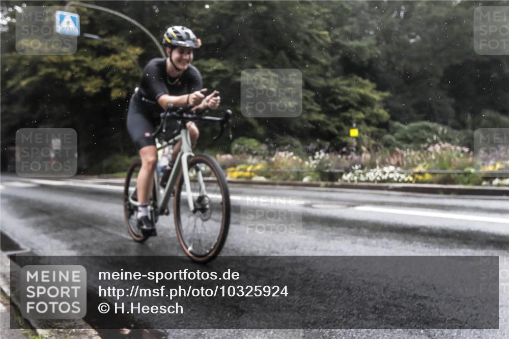 13.09.2026 - Stadtparktriathlon H.Heesch http://msf.ph/oto/10325924 13.09.2026 12:49:56 Radfahren 1070, 1089 meine-sportfotos.de