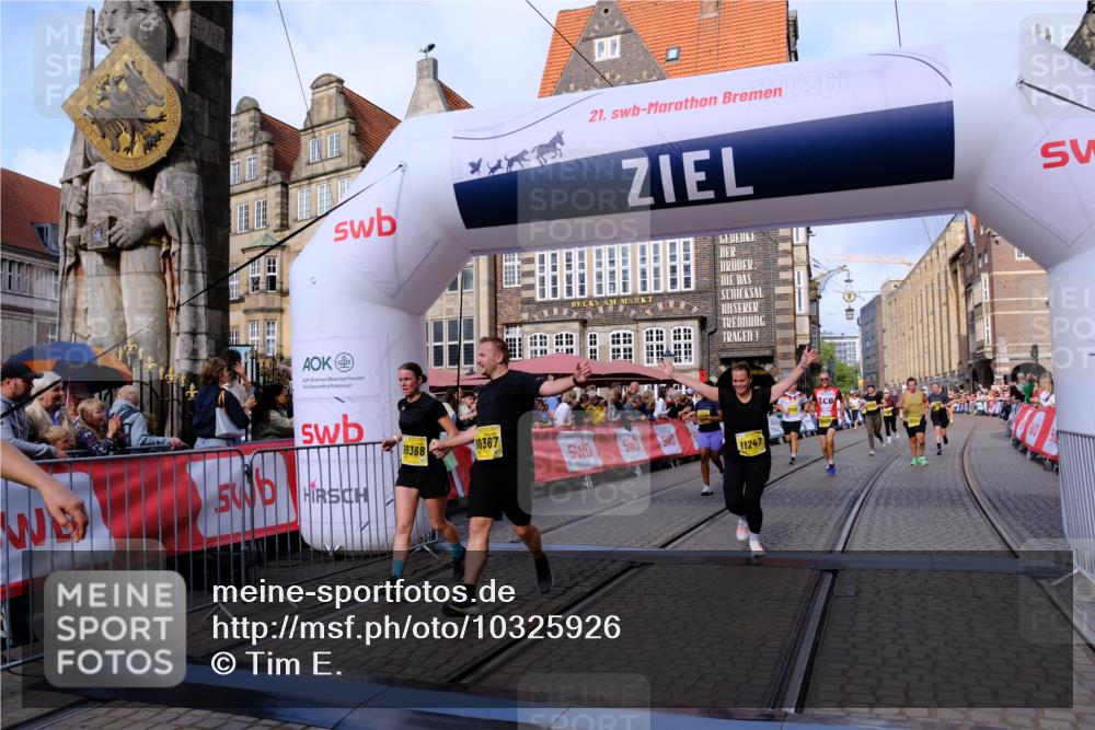 13.09.2026 - 21. swb-Marathon Bremen Tim E. http://msf.ph/oto/10325926 13.09.2026 11:01:09 Ziel 10093, 10263, 10367, 10368, 10428, 10753, 10857, 11055, 11247, 11343, 11359, 11475, 11540, 11556, 11728, 11797, 11804, 11819, 11959, 12006, 12116, 12397, 12428 meine-sportfotos.de