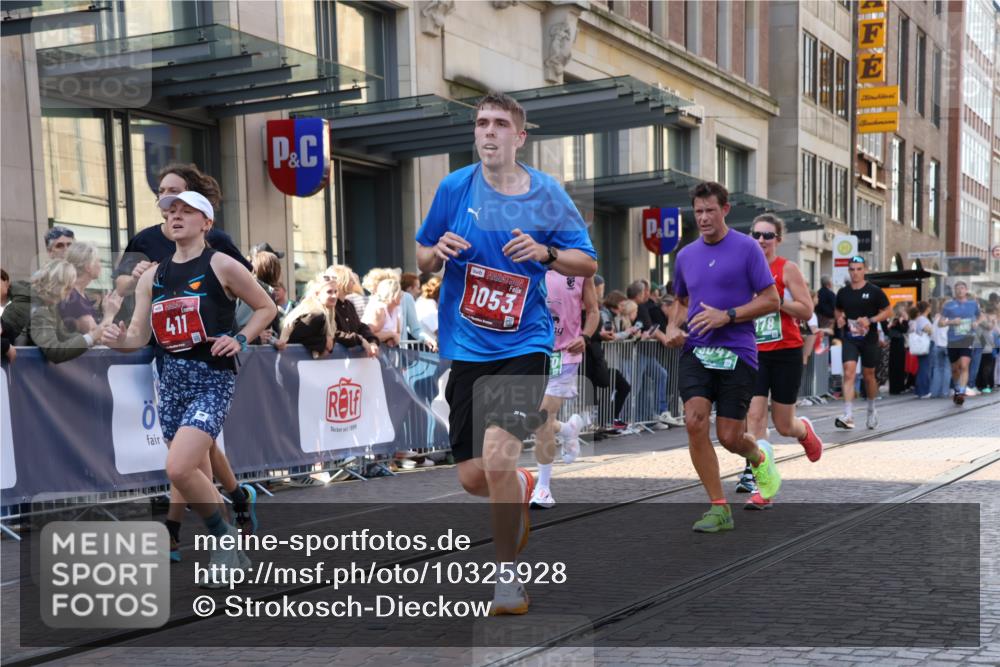 13.09.2026 - 21. swb-Marathon Bremen Strokosch-Dieckow http://msf.ph/oto/10325928 13.09.2026 13:20:04 Ziel 201, 232, 334, 655, 1197, 1528, 1646, 1750, 1931, 2122, 2493, 2577, 2885, 2953, 3685, 3813, 4351, 4358, 5137, 5450, 5493, 5583, 6495, 6496, 6901, 7018, 7341, 7664, 8178, 9047, 9518, 9721, 9756, 9949, 13222, 205, 411, 431, 495, 511, 1053, 1058, 1252, 1390, 1537, 1551, 1931, 1972, 2343, 2807, 2870, 2903, 2906, 3240, 3319, 3411, 3690, 3966, 4101, 4287, 4479, 4480, 5340, 5389, 5813, 5837, 6663, 7341, 7404, 7488, 7531, 7655, 8263, 9082, 9359, 13192 meine-sportfotos.de