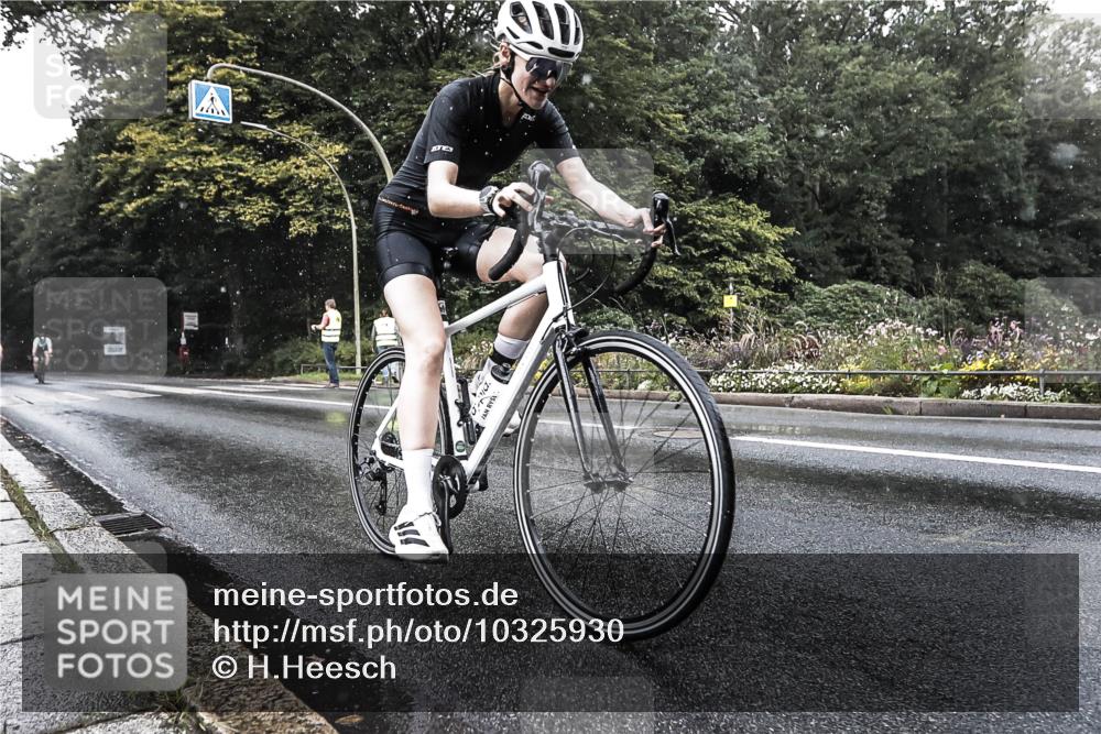 13.09.2026 - Stadtparktriathlon H.Heesch http://msf.ph/oto/10325930 13.09.2026 11:38:50 Radfahren 776, 905 meine-sportfotos.de