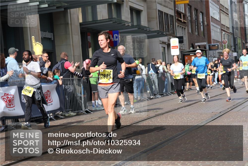 13.09.2026 - 21. swb-Marathon Bremen Strokosch-Dieckow http://msf.ph/oto/10325934 13.09.2026 11:00:55 Ziel 10428, 10639, 10647, 10648, 10678, 10892, 10964, 10965, 11049, 11116, 11260, 11306, 11428, 11681, 11682, 11751, 11796, 11813, 11816, 11850, 11969, 11970, 12062, 12085, 12241, 12245, 12283, 12390, 12391, 10093, 10263, 10272, 10275, 10306, 10367, 10368, 10753, 10857, 11055, 11162, 11180, 11247, 11343, 11359, 11475, 11540, 11556, 11687, 11708, 11728, 11797, 11804, 11819, 11838, 11959, 12006, 12116, 12397, 12428, 12430 meine-sportfotos.de
