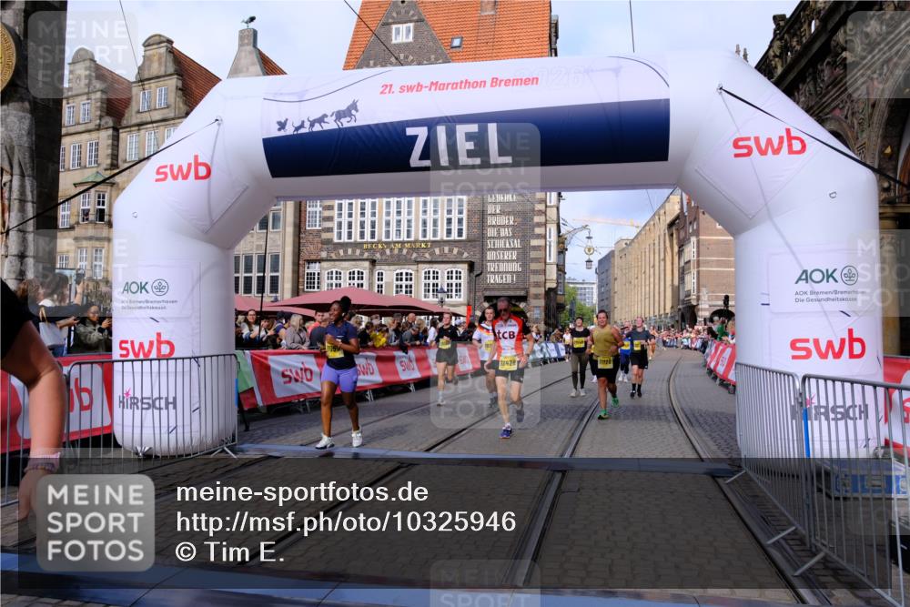 13.09.2026 - 21. swb-Marathon Bremen Tim E. http://msf.ph/oto/10325946 13.09.2026 11:01:11 Ziel 10093, 10367, 10368, 10428, 10753, 10857, 11055, 11247, 11343, 11359, 11475, 11540, 11728, 11797, 11804, 11819, 11959, 12006, 12085, 12116, 12397, 12428 meine-sportfotos.de