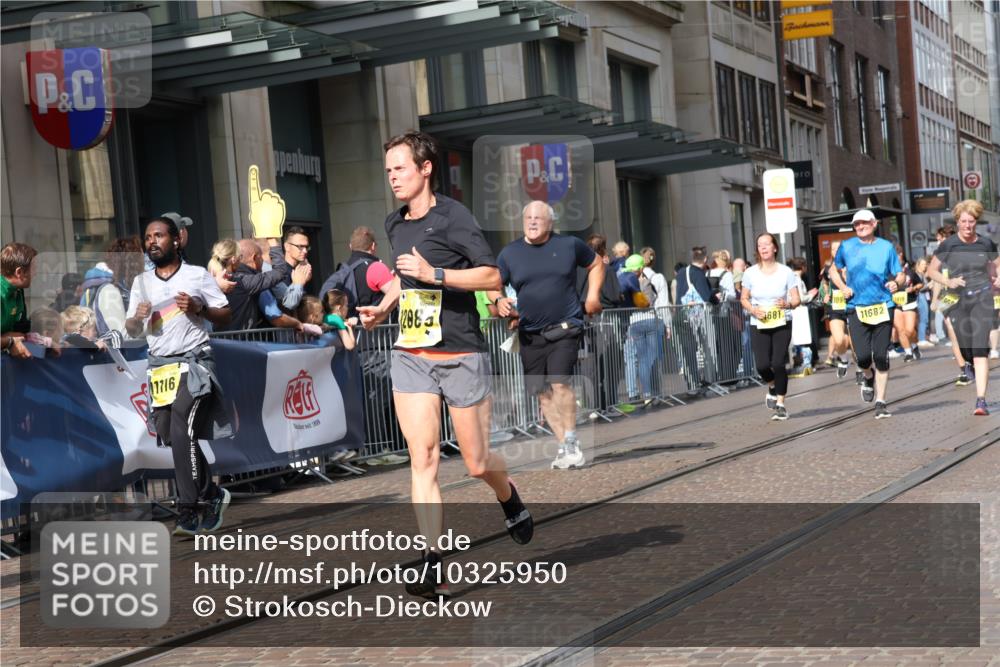 13.09.2026 - 21. swb-Marathon Bremen Strokosch-Dieckow http://msf.ph/oto/10325950 13.09.2026 11:00:55 Ziel 10428, 10639, 10647, 10648, 10678, 10892, 10964, 10965, 11049, 11116, 11260, 11306, 11428, 11681, 11682, 11751, 11796, 11813, 11816, 11850, 11969, 11970, 12062, 12085, 12241, 12245, 12283, 12390, 12391, 10093, 10263, 10272, 10275, 10306, 10367, 10368, 10753, 10857, 11055, 11162, 11180, 11247, 11343, 11359, 11475, 11540, 11556, 11687, 11708, 11728, 11797, 11804, 11819, 11838, 11959, 12006, 12116, 12397, 12428, 12430 meine-sportfotos.de