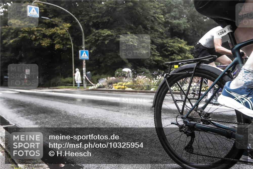 13.09.2026 - Stadtparktriathlon H.Heesch http://msf.ph/oto/10325954 13.09.2026 12:50:18 Radfahren 1080, 1106, 1249, 1264, 1301, 1306 meine-sportfotos.de