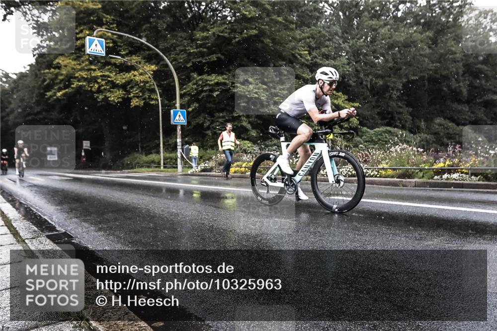 13.09.2026 - Stadtparktriathlon H.Heesch http://msf.ph/oto/10325963 13.09.2026 11:39:21 Radfahren 653, 800, 865, 870 meine-sportfotos.de