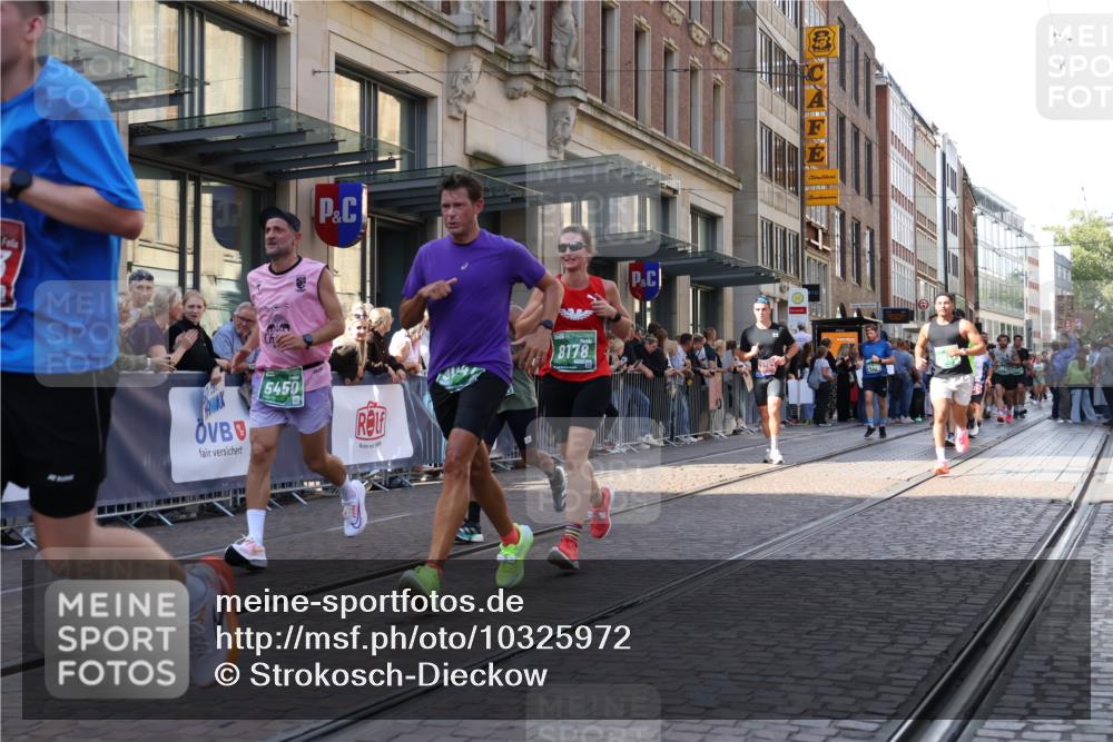 13.09.2026 - 21. swb-Marathon Bremen Strokosch-Dieckow http://msf.ph/oto/10325972 13.09.2026 13:20:05 Ziel 201, 232, 334, 655, 1197, 1528, 1646, 1750, 2122, 2493, 2577, 2885, 2953, 3685, 3813, 4351, 4357, 4358, 5137, 5450, 5493, 5583, 6495, 6496, 6901, 7018, 7664, 8178, 9047, 9518, 9721, 9756, 9949, 13222, 205, 411, 431, 495, 511, 655, 1053, 1058, 1252, 1390, 1537, 1551, 1931, 1972, 2343, 2807, 2870, 2903, 3240, 3319, 3411, 3690, 3966, 4101, 4287, 4479, 4480, 5340, 5389, 5813, 5837, 6663, 7341, 7404, 7488, 7531, 7655, 8263, 9082, 9359, 9756, 13192 meine-sportfotos.de