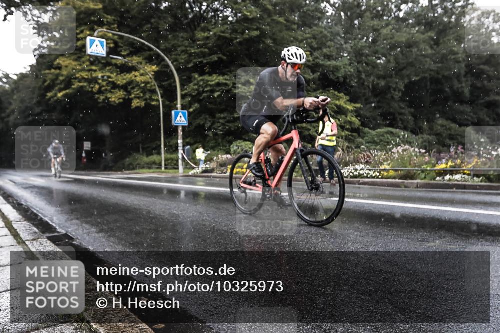 13.09.2026 - Stadtparktriathlon H.Heesch http://msf.ph/oto/10325973 13.09.2026 11:39:24 Radfahren 653, 859, 865, 870 meine-sportfotos.de