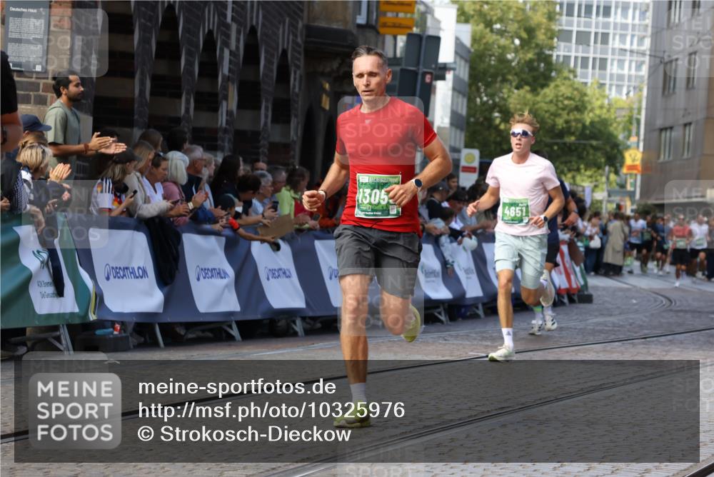 13.09.2026 - 21. swb-Marathon Bremen Strokosch-Dieckow http://msf.ph/oto/10325976 13.09.2026 13:11:42 Ziel 382, 1349, 2087, 3440, 3899, 6274, 7109, 8474, 9291, 9618, 9762, 826, 863, 4368, 4651, 4698, 5521, 5585, 5893, 6668, 8996, 9398, 13055 meine-sportfotos.de