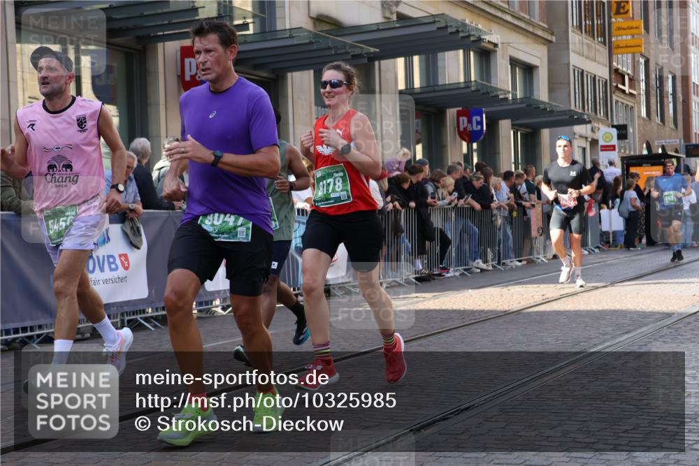13.09.2026 - 21. swb-Marathon Bremen Strokosch-Dieckow http://msf.ph/oto/10325985 13.09.2026 13:20:06 Ziel 201, 232, 334, 1197, 1528, 1646, 1750, 2122, 2493, 2577, 2885, 2953, 3685, 3813, 4351, 4357, 4358, 5137, 5450, 5493, 5583, 6495, 6496, 6901, 7018, 7411, 7664, 8178, 9047, 9162, 9518, 9721, 9949, 13222, 205, 411, 431, 495, 511, 655, 1053, 1058, 1252, 1390, 1537, 1551, 1931, 1972, 2343, 2807, 2870, 2885, 2903, 3240, 3319, 3411, 3690, 3966, 4101, 4287, 4479, 4480, 5340, 5389, 5813, 5837, 6663, 7341, 7404, 7488, 7531, 8263, 9082, 9359, 9518, 9756, 13192 meine-sportfotos.de