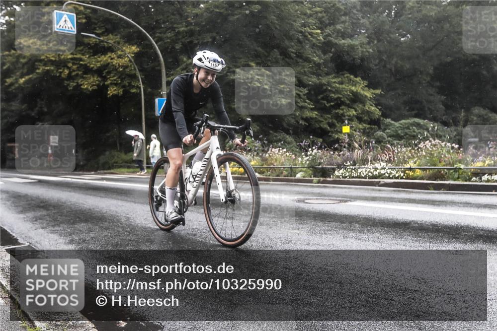 13.09.2026 - Stadtparktriathlon H.Heesch http://msf.ph/oto/10325990 13.09.2026 12:50:25 Radfahren 1094, 1144, 1150 meine-sportfotos.de
