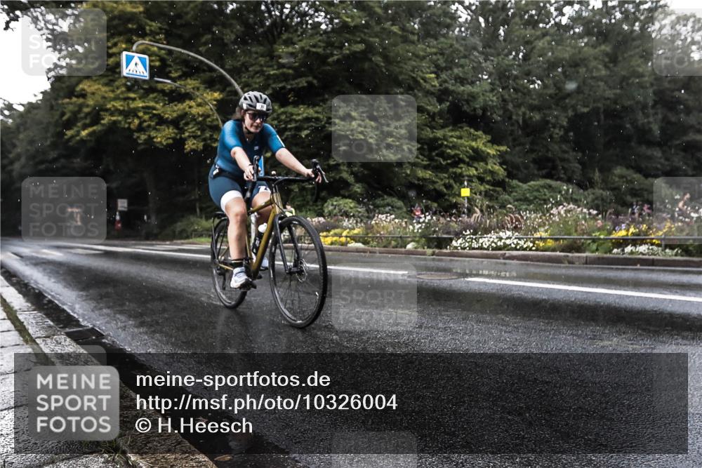 13.09.2026 - Stadtparktriathlon H.Heesch http://msf.ph/oto/10326004 13.09.2026 11:39:36 Radfahren 737, 757, 825, 917 meine-sportfotos.de