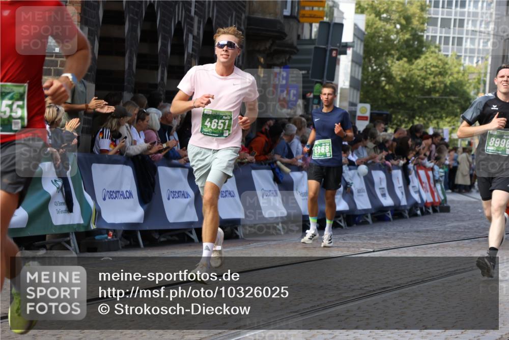 13.09.2026 - 21. swb-Marathon Bremen Strokosch-Dieckow http://msf.ph/oto/10326025 13.09.2026 13:11:44 Ziel 382, 1349, 2087, 3899, 6274, 7109, 8474, 8982, 9291, 9618, 826, 863, 2444, 4368, 4651, 4698, 5521, 5893, 6668, 8996, 9398 meine-sportfotos.de