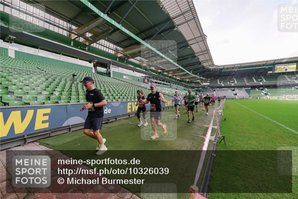 13.09.2026 - 21. swb-Marathon Bremen Michael Burmester http://msf.ph/oto/10326039 13.09.2026 13:29:55 Laufen im Stadion 171, 220, 297, 405, 422, 476, 685, 729, 754, 767, 806, 986, 1079, 1217, 1242, 1270, 1325, 1384, 1615, 1633, 1634, 1741, 1777, 1810, 1811, 1886, 1983, 2238, 2242, 2249, 2263, 2326, 2365, 2436, 2449, 2472, 2546, 2593, 2615, 2738, 2740, 2743, 2830, 2862, 2868, 2869, 2871, 2918, 2924, 2991, 2994, 3020, 3053, 3129, 3154, 3227, 3238, 3274, 3286, 3321, 3361, 3563, 3594, 3595, 3605, 3678, 3755, 3758, 3798, 3853, 3876, 3898, 3929, 3953, 3965, 3971, 3987, 4011, 4056 meine-sportfotos.de