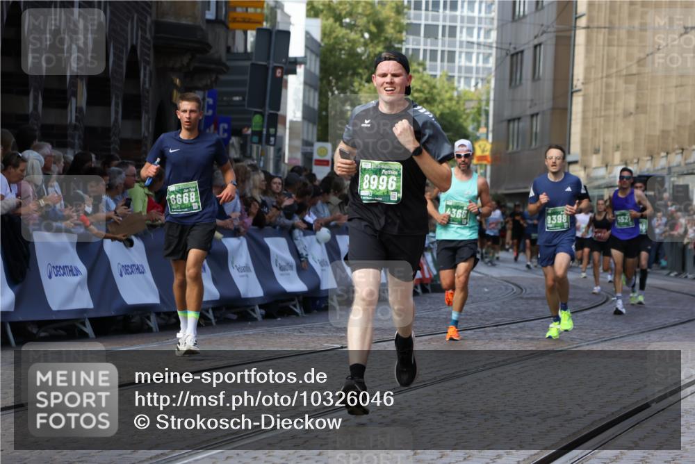 13.09.2026 - 21. swb-Marathon Bremen Strokosch-Dieckow http://msf.ph/oto/10326046 13.09.2026 13:11:45 Ziel 382, 1349, 2087, 3899, 6274, 7109, 8982, 9291, 9618, 826, 863, 2444, 4368, 4698, 5521, 5893, 6668, 8996, 9398 meine-sportfotos.de